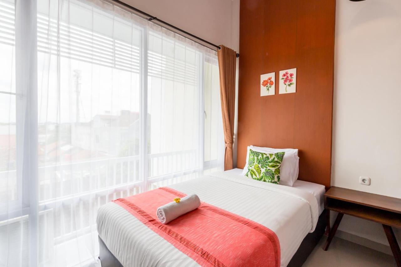 Auberge de jeunesse Omah Manis à Yogyakarta Extérieur photo